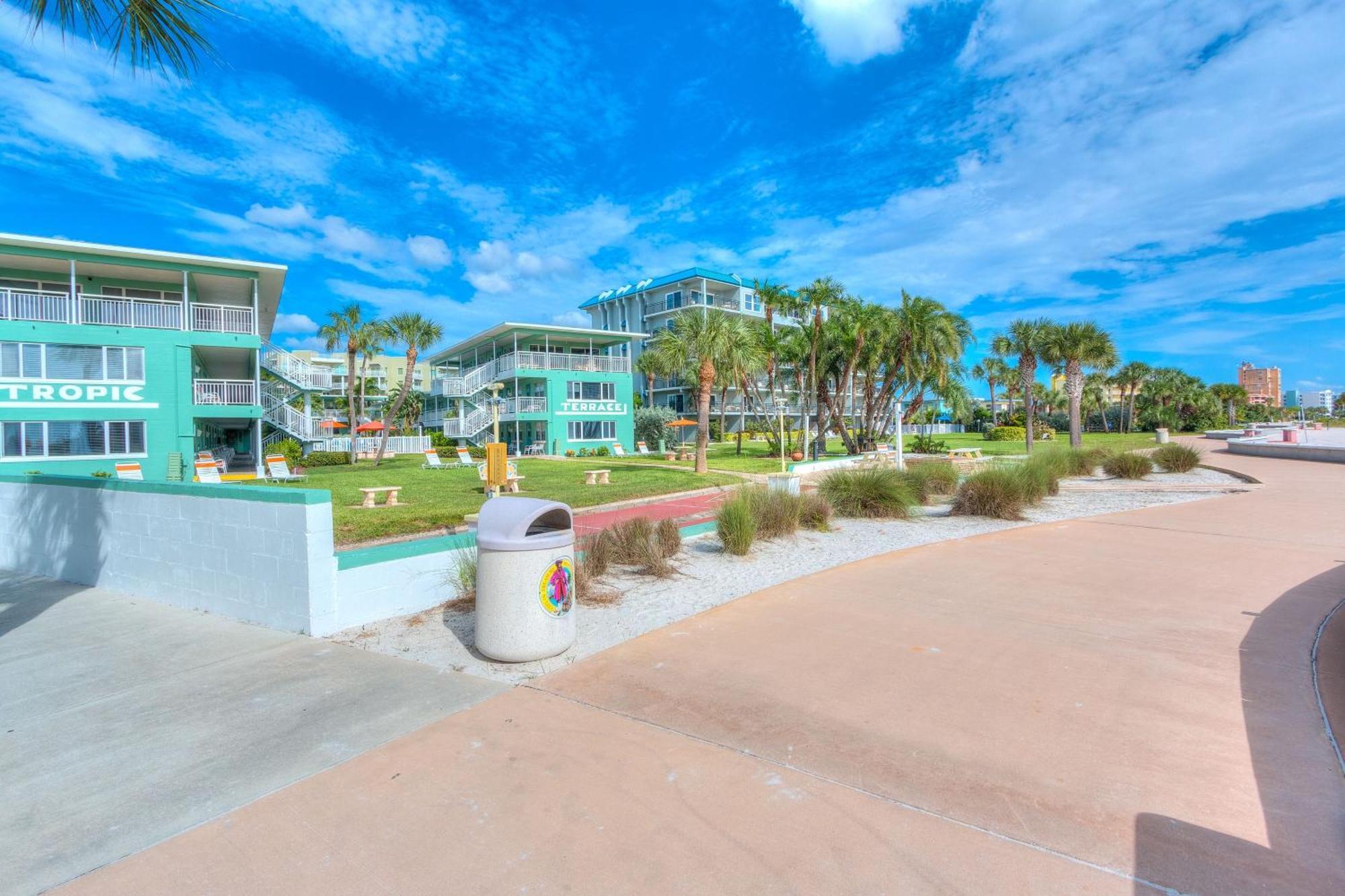 Tropic Terrace #35 - Beachfront Resort St. Pete Beach Exterior photo